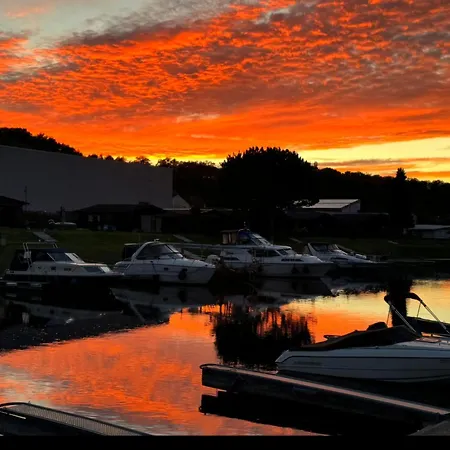 Main Hausboot Lore In Der Marina Trosdorf Bei Bamberg *