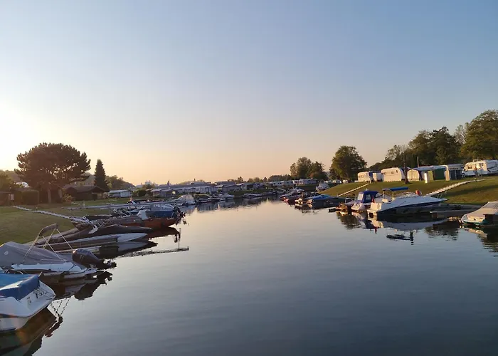 Main Hausboot Lore In Der Marina Trosdorf Bei Bamberg
