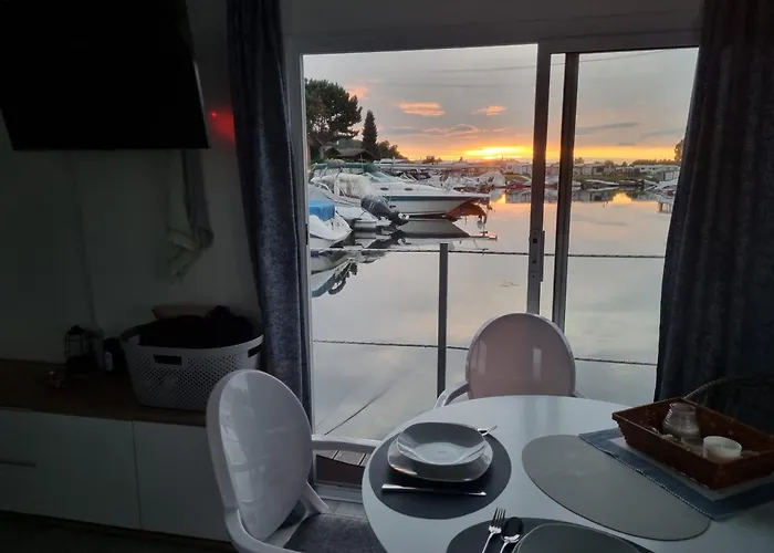 Main Hausboot Lore In Der Marina Trosdorf Bei Bamberg *