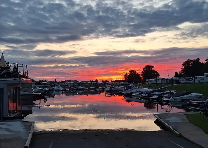 ספינת מלון Main Hausboot Lore In Der Marina Trosdorf Bei Bamberg *
