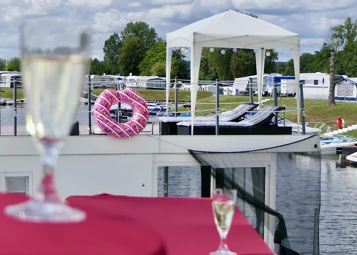 Main Hausboot Lore In Der Marina Trosdorf Bei Bamberg *