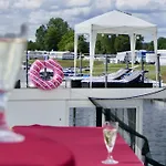 Main Hausboot Lore In Der Marina Trosdorf Bei Bamberg *