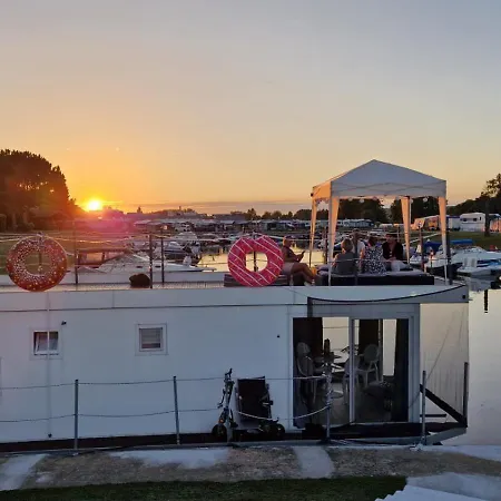 Main Hausboot Lore In Der Marina Trosdorf Bei Bamberg Bischberg