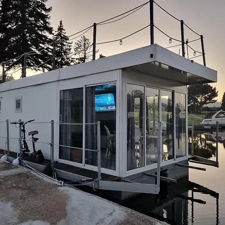 Hotel en barco Main Hausboot Lore In Der Marina Trosdorf Bei Bamberg Bischberg