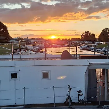 Main Hausboot Lore In Der Marina Trosdorf Bei Bamberg