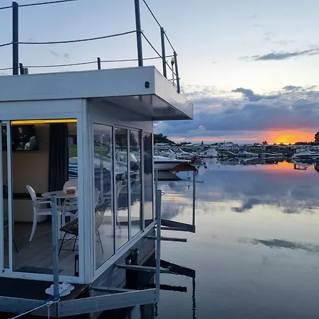Hotel en barco Main Hausboot Lore In Der Marina Trosdorf Bei Bamberg *