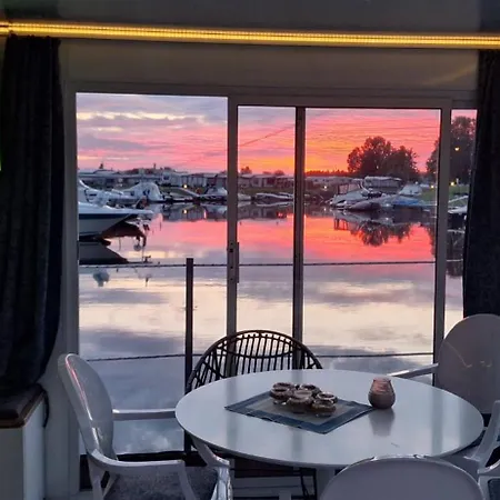 Bådhotel Main Hausboot Lore In Der Marina Trosdorf Bei Bamberg *