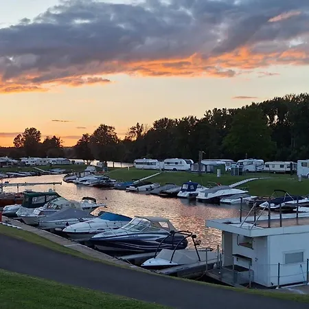 Main Hausboot Lore In Der Marina Trosdorf Bei Bamberg *