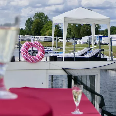 Main Hausboot Lore In Der Marina Trosdorf Bei Bamberg *