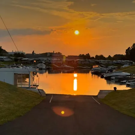Botel Main Hausboot Lore In Der Marina Trosdorf Bei Bamberg