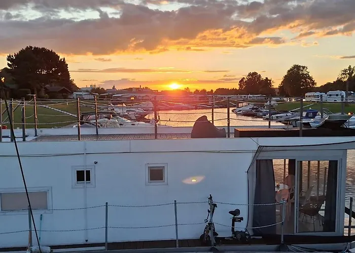 Main Hausboot Lore In Der Marina Trosdorf Bei Bamberg