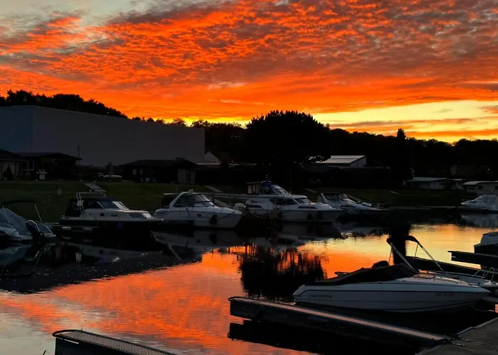 Main Hausboot Lore In Der Marina Trosdorf Bei Bamberg *