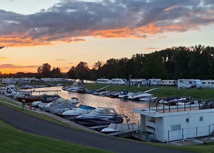 Main Hausboot Lore In Der Marina Trosdorf Bei Bamberg *