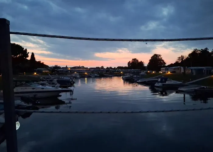 Main Hausboot Lore In Der Marina Trosdorf Bei Bamberg