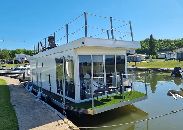 Main Hausboot Lore In Der Marina Trosdorf Bei Bamberg *
