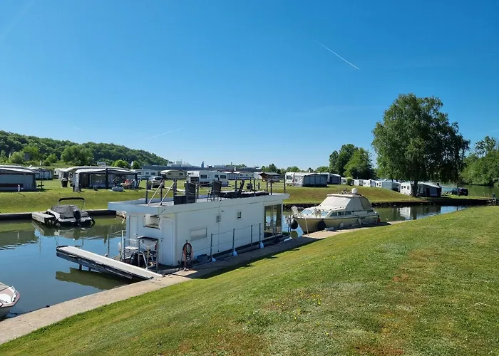 Main Hausboot Lore In Der Marina Trosdorf Bei Bamberg Botel
